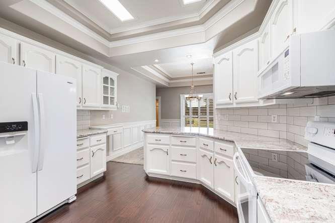 175 N Burgan Ave, Clovis, CA 93611