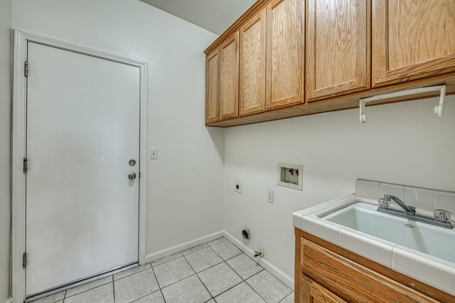 4692 W Celeste Ave, Fresno, CA 93722