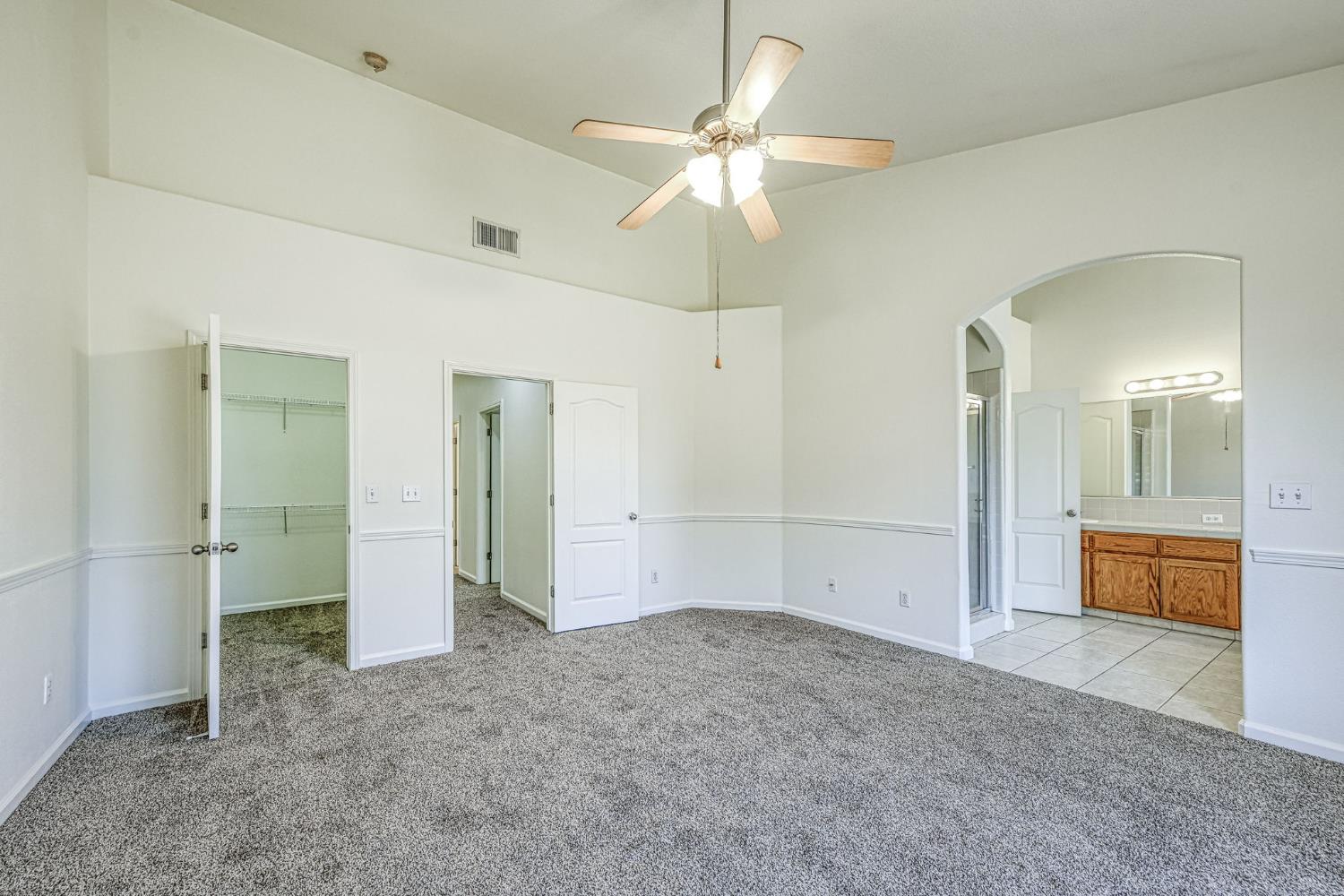 4692 W Celeste Ave, Fresno, CA 93722