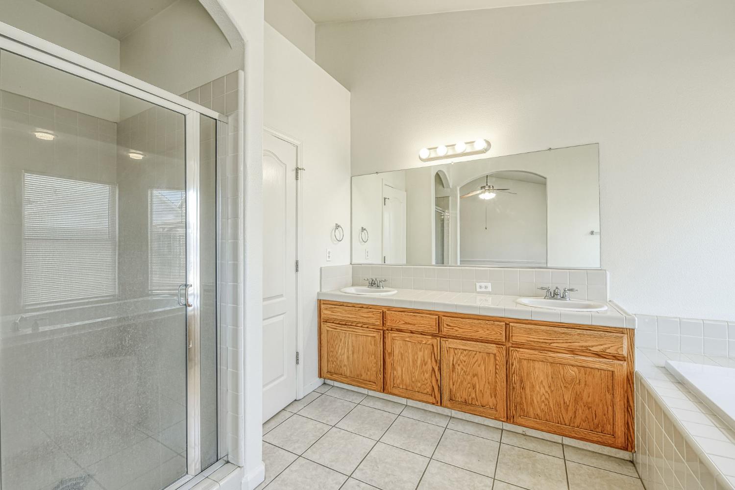 4692 W Celeste Ave, Fresno, CA 93722