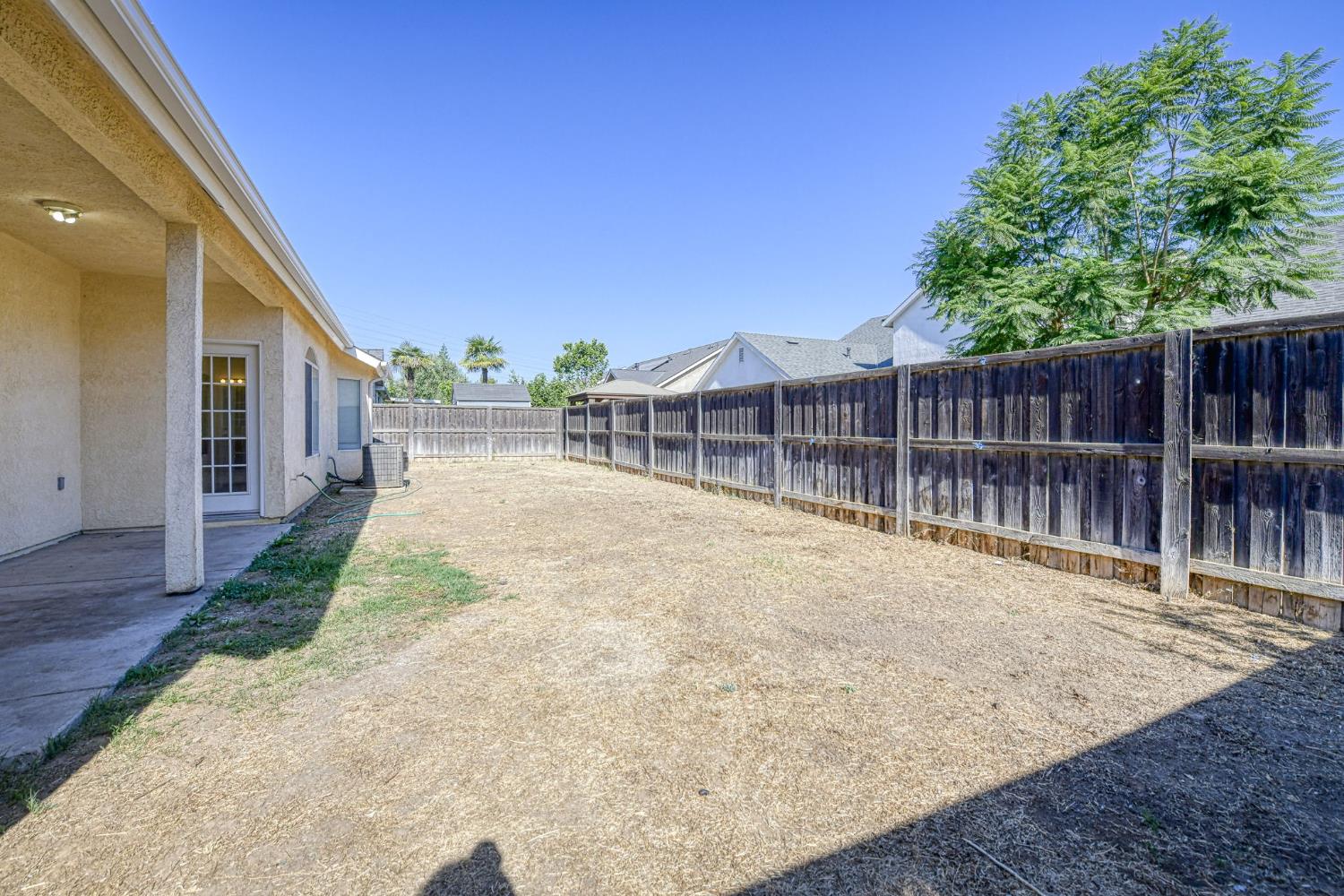 4692 W Celeste Ave, Fresno, CA 93722