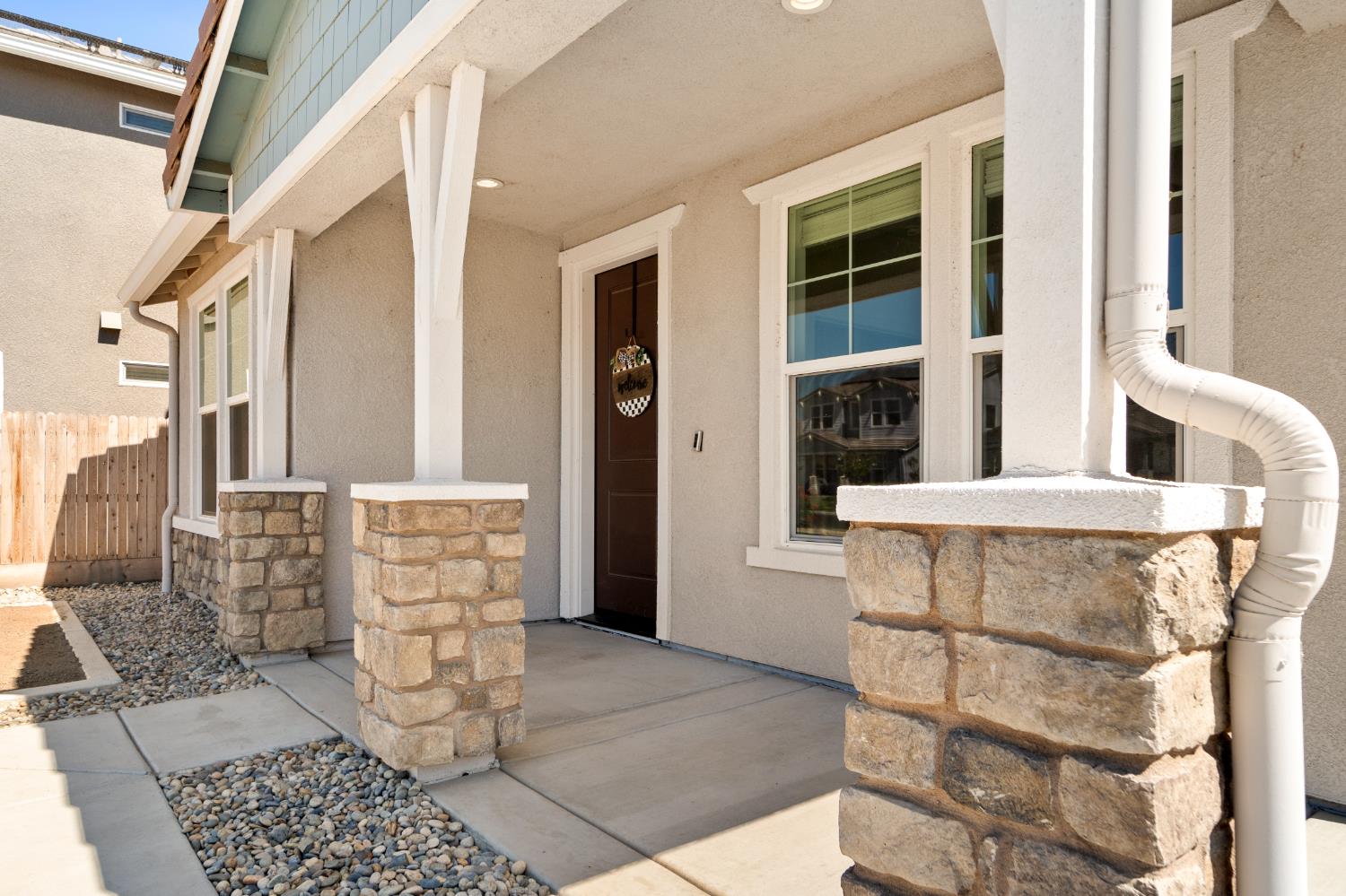 2673 Vineyard St, Hanford, CA 93230