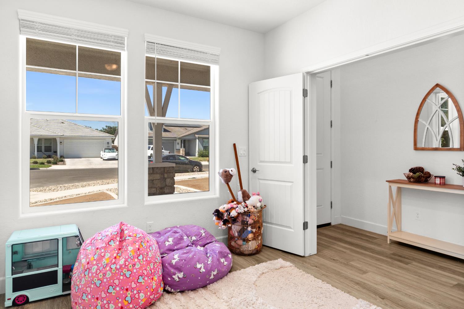 2673 Vineyard St, Hanford, CA 93230