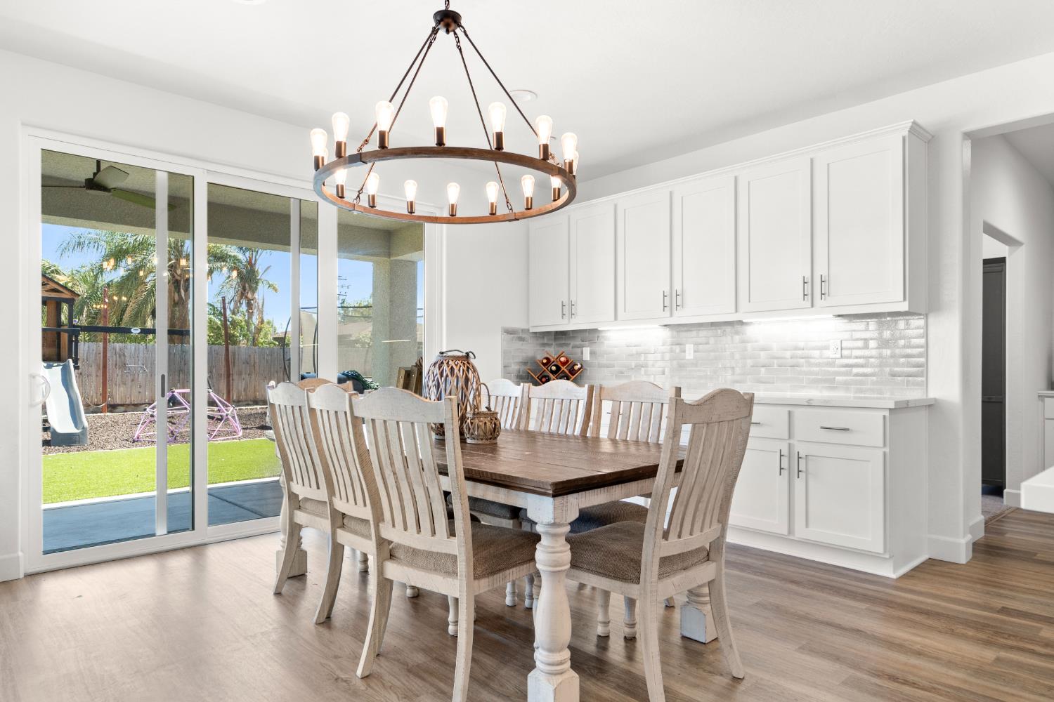 2673 Vineyard St, Hanford, CA 93230
