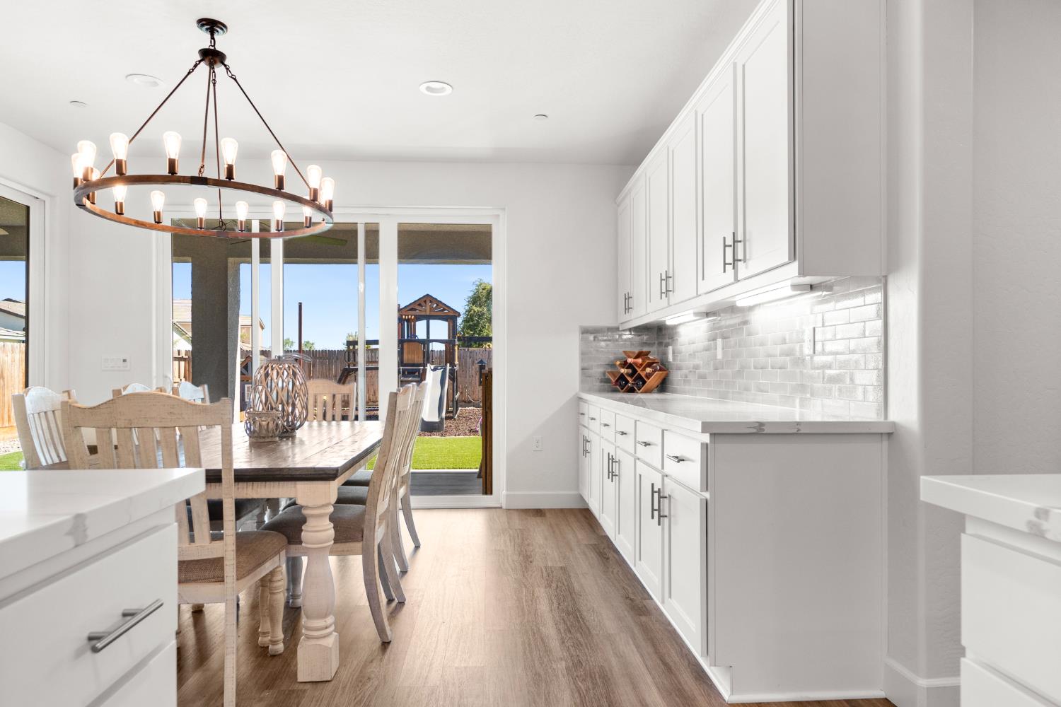 2673 Vineyard St, Hanford, CA 93230