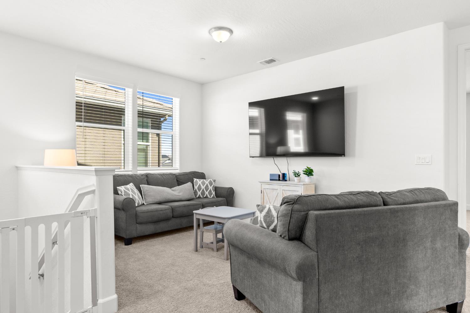 2673 Vineyard St, Hanford, CA 93230