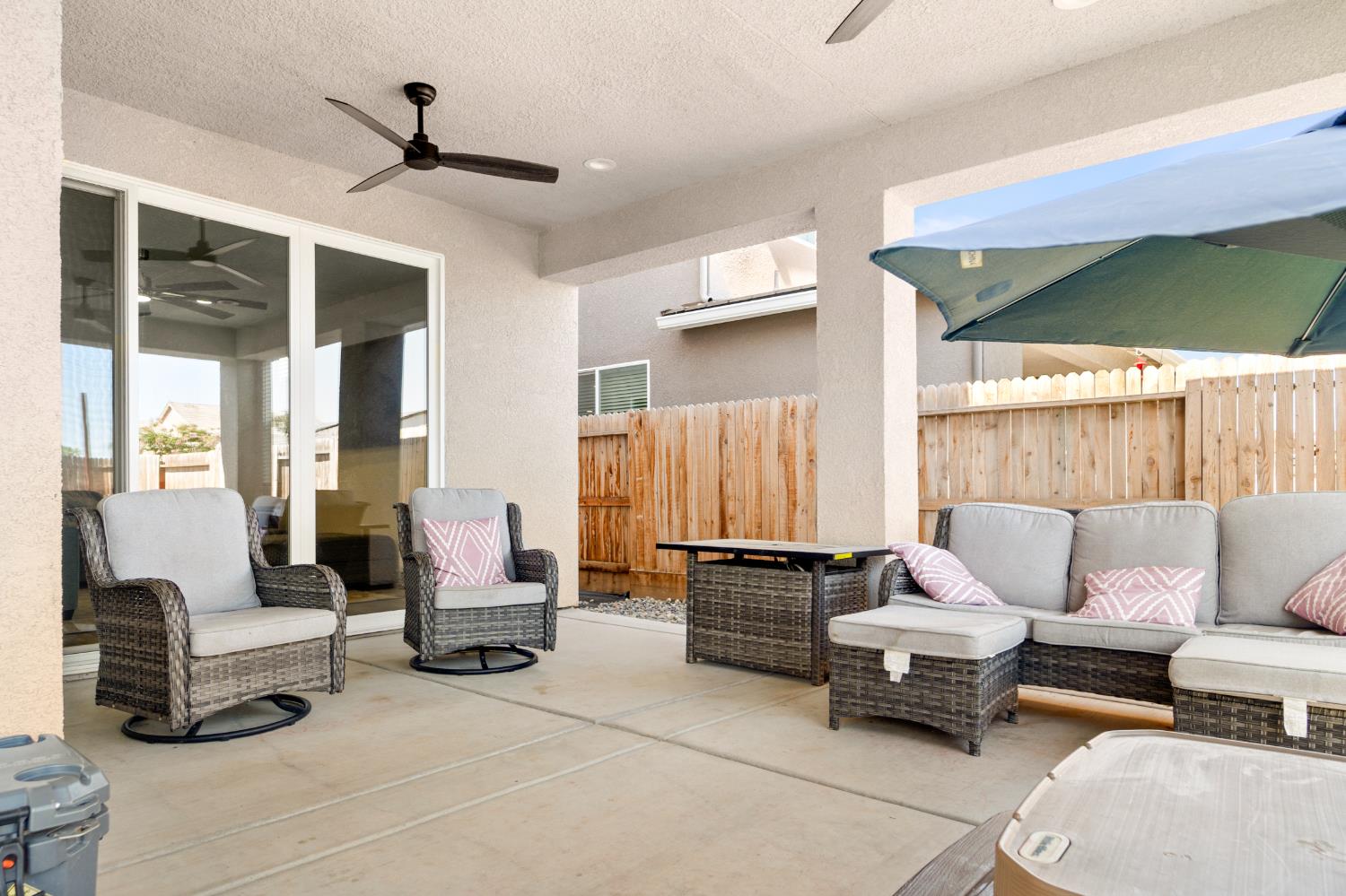 2673 Vineyard St, Hanford, CA 93230