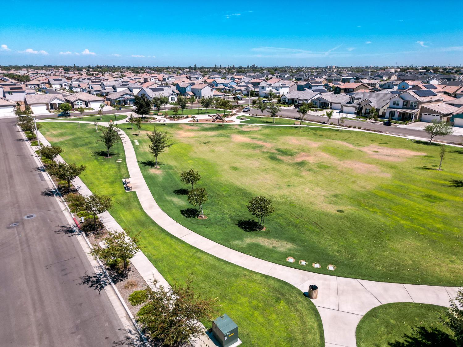 2673 Vineyard St, Hanford, CA 93230