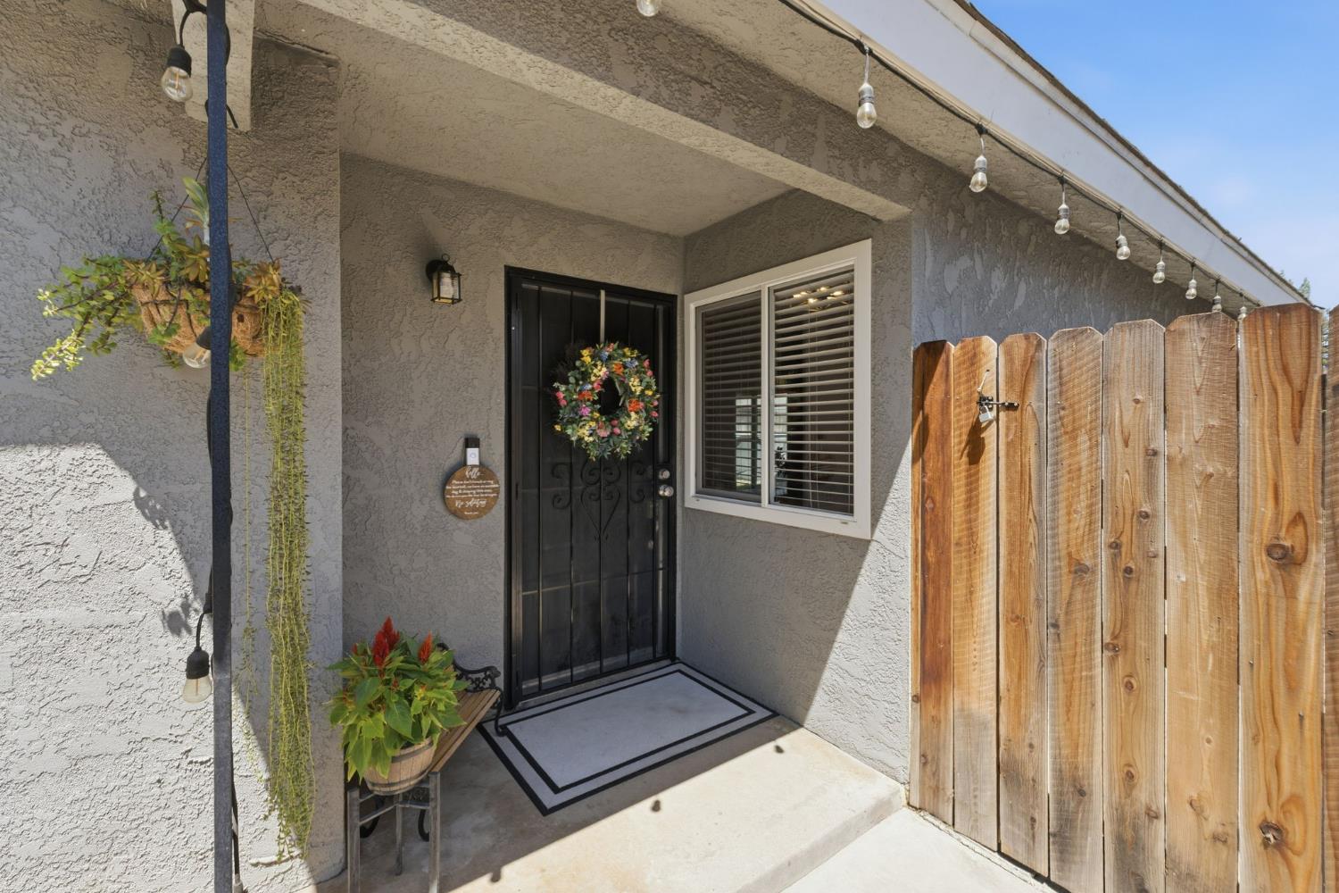 5493 E Iowa Ave, Fresno, CA 93727