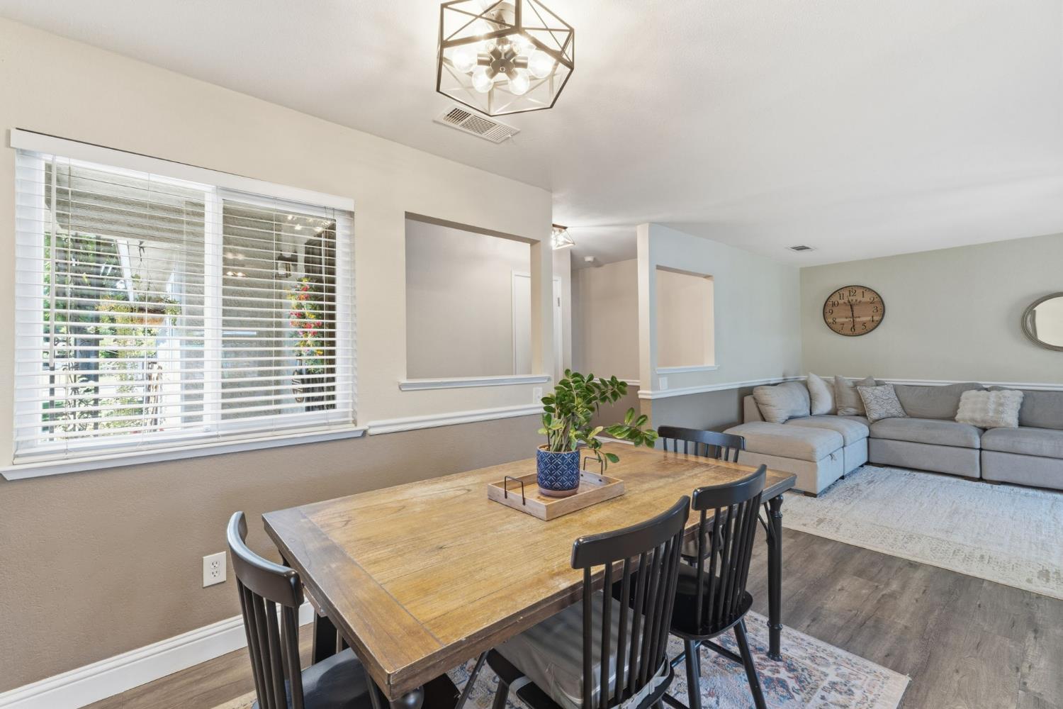 5493 E Iowa Ave, Fresno, CA 93727