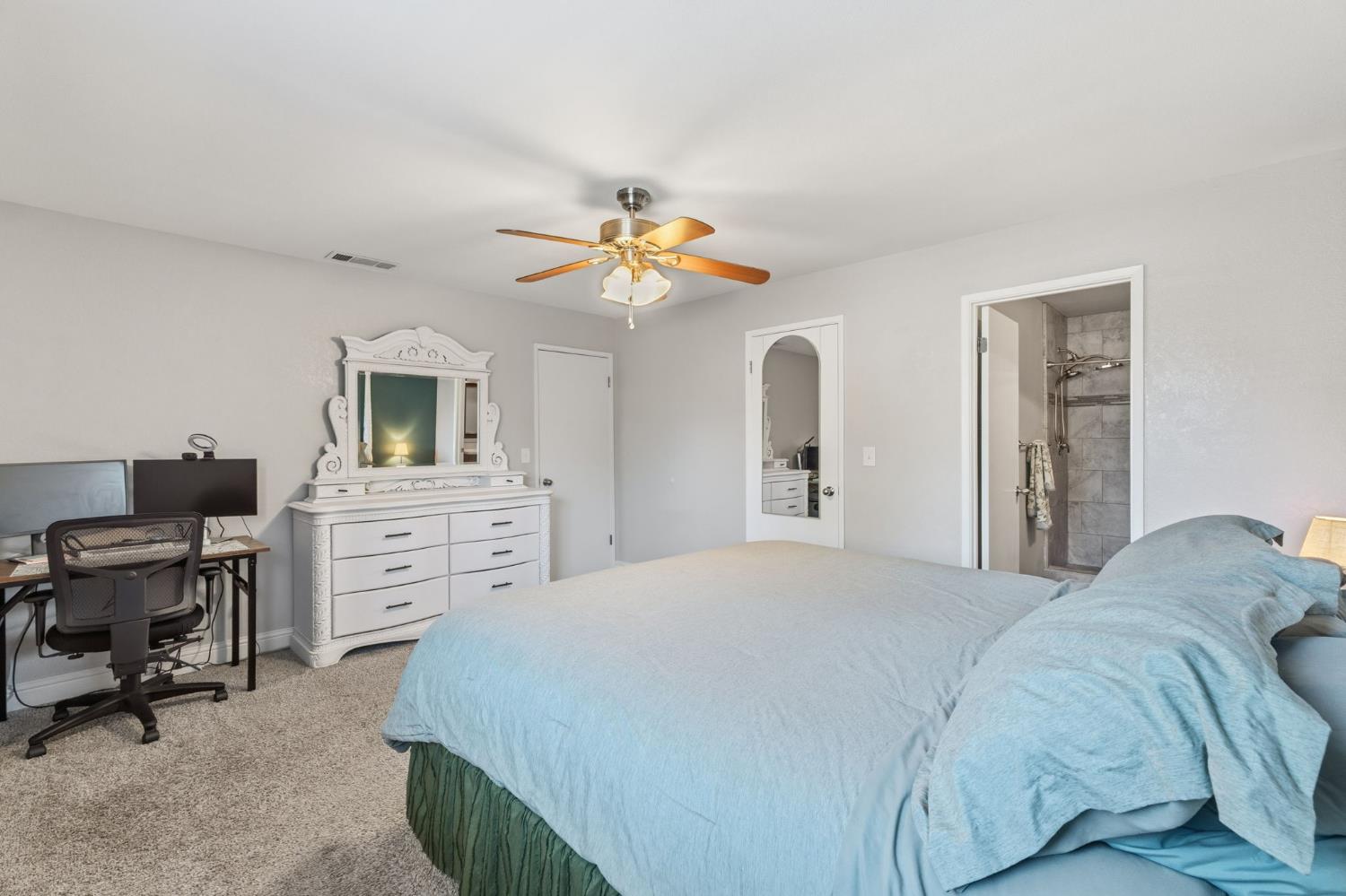5493 E Iowa Ave, Fresno, CA 93727