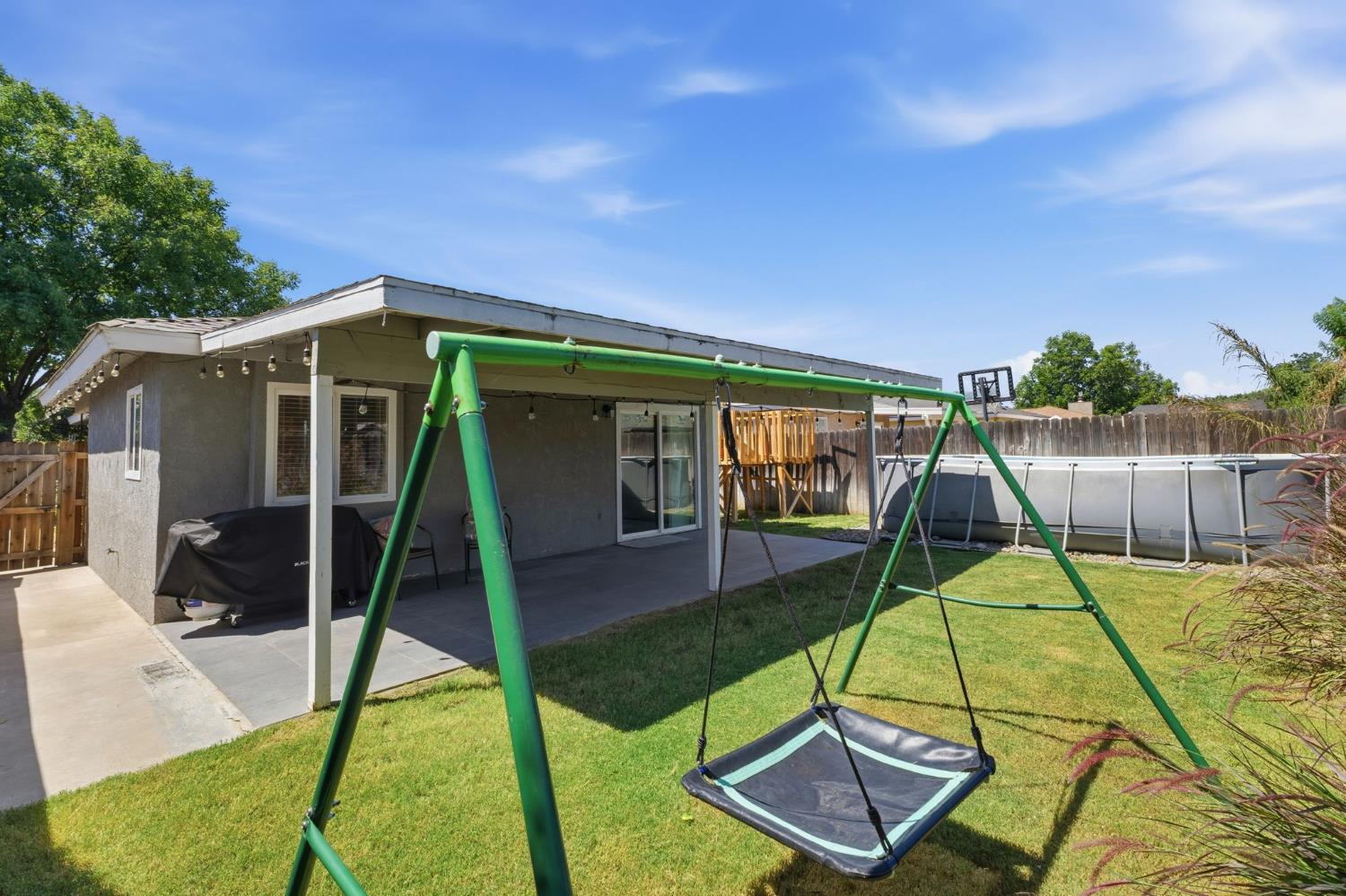 5493 E Iowa Ave, Fresno, CA 93727