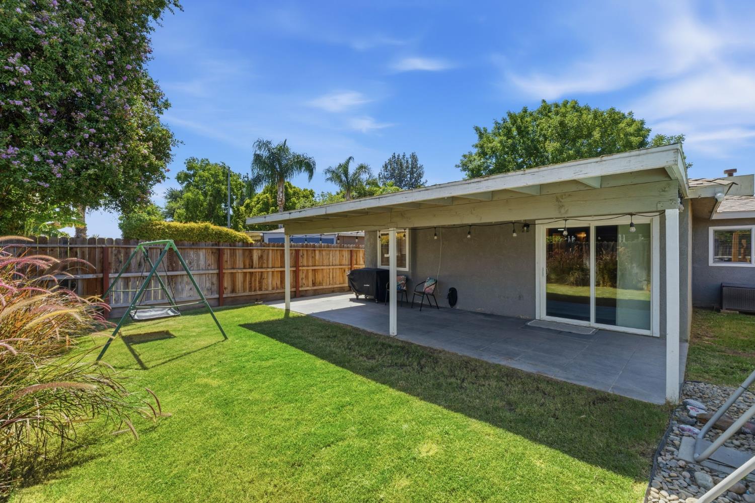 5493 E Iowa Ave, Fresno, CA 93727