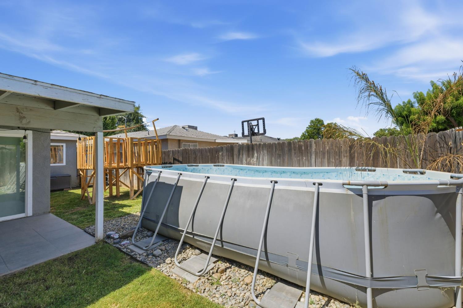 5493 E Iowa Ave, Fresno, CA 93727