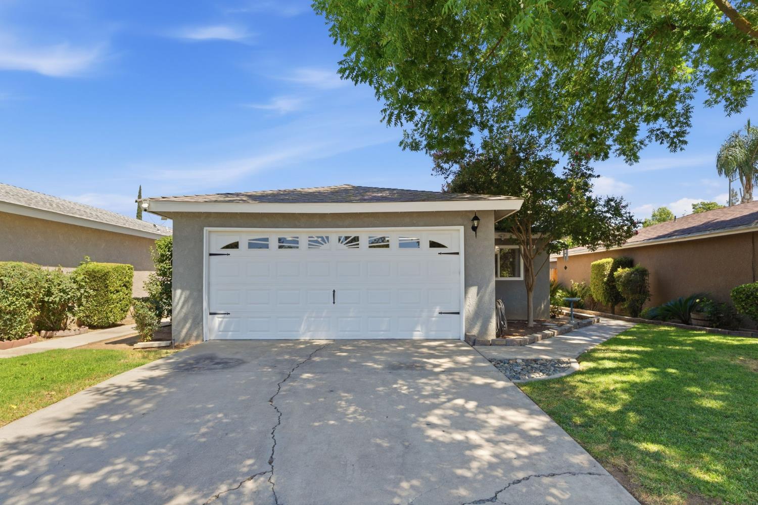 5493 E Iowa Ave, Fresno, CA 93727