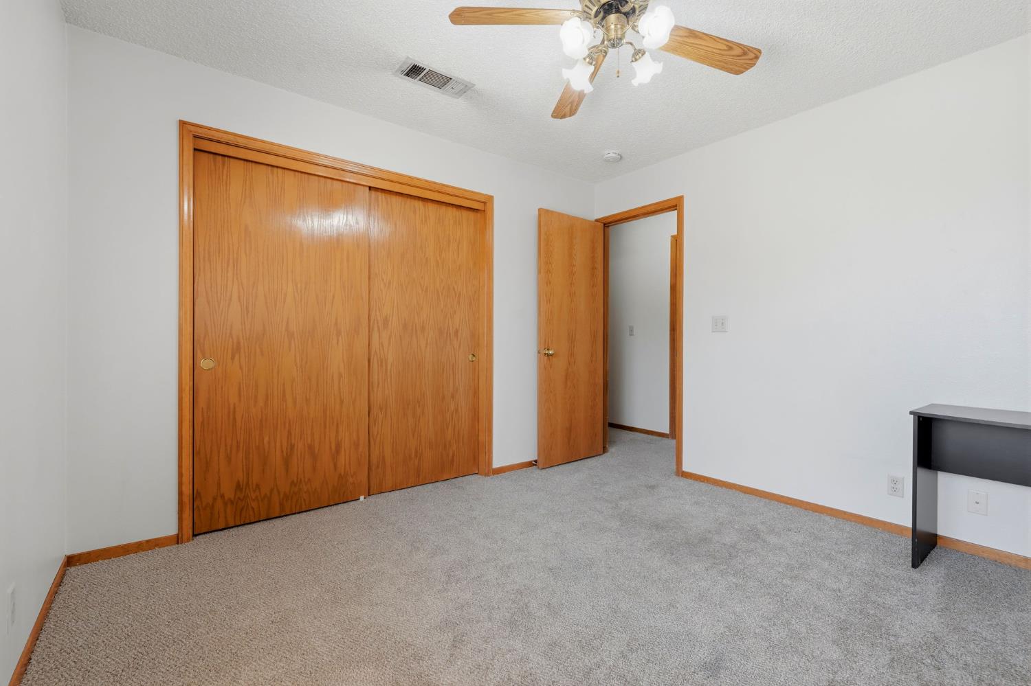 927 Elderwood Ln, Lemoore, CA 93245