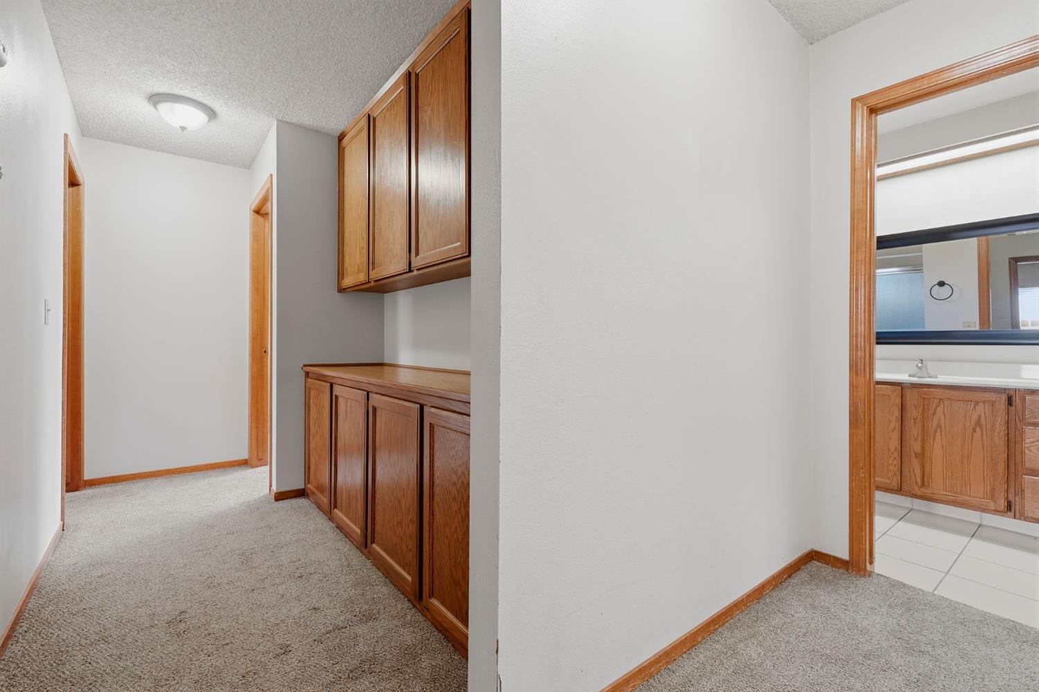 927 Elderwood Ln, Lemoore, CA 93245