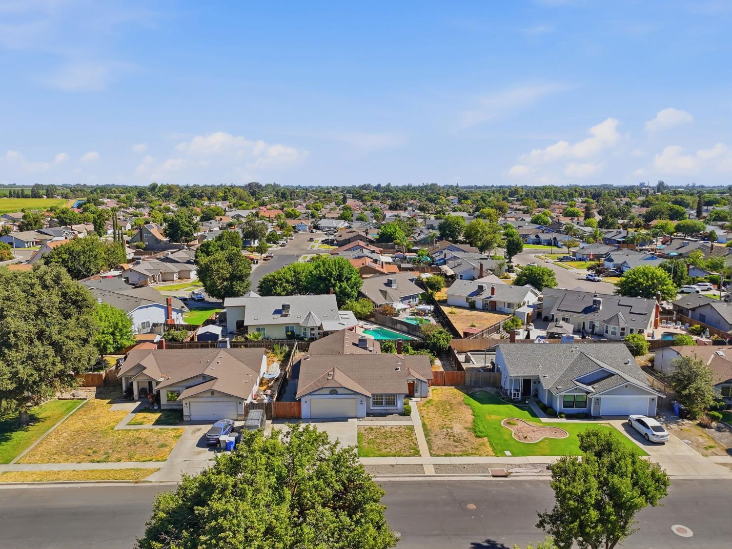 927 Elderwood Ln, Lemoore, CA 93245