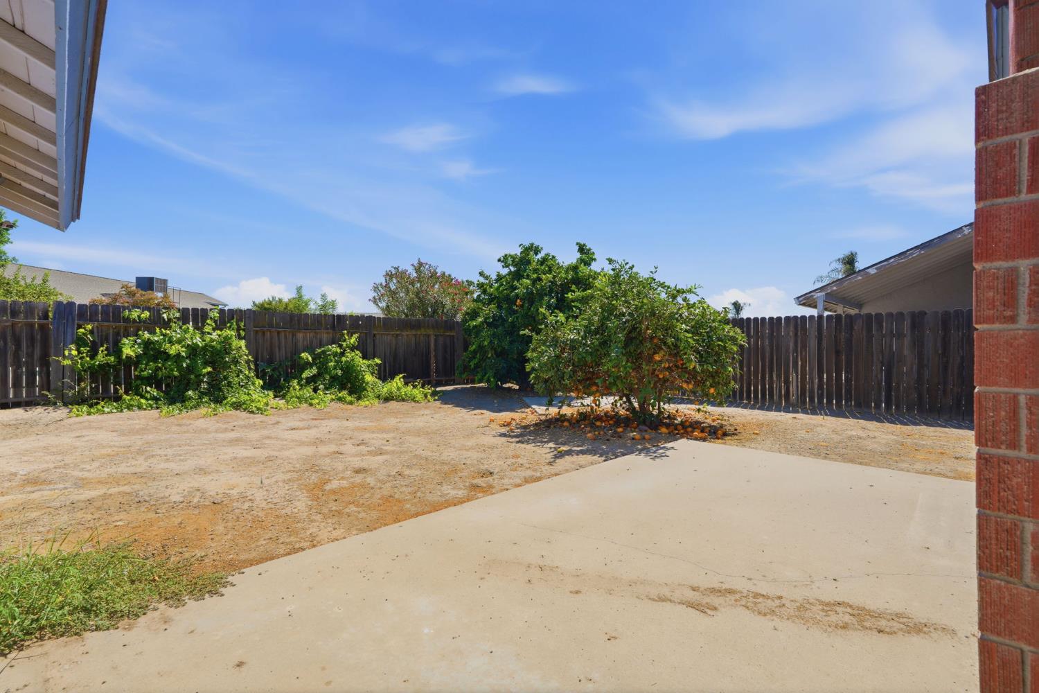 927 Elderwood Ln, Lemoore, CA 93245