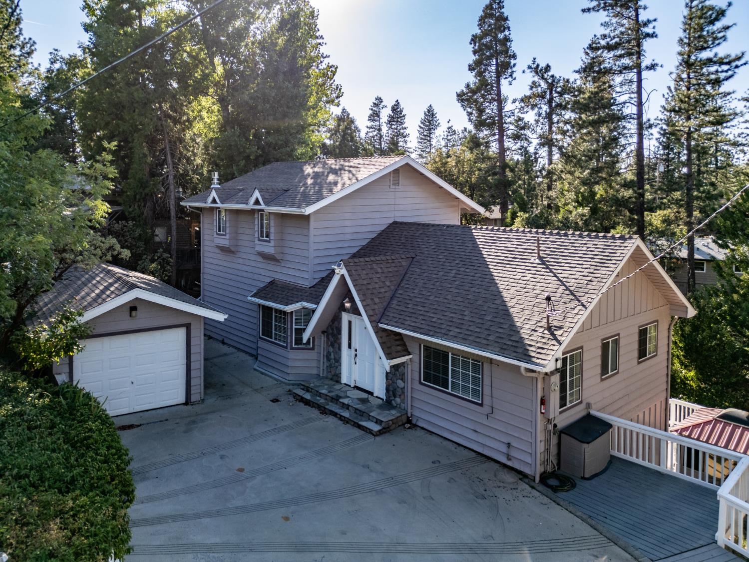 39314 Manzanita Dr, Oakhurst, CA 93644