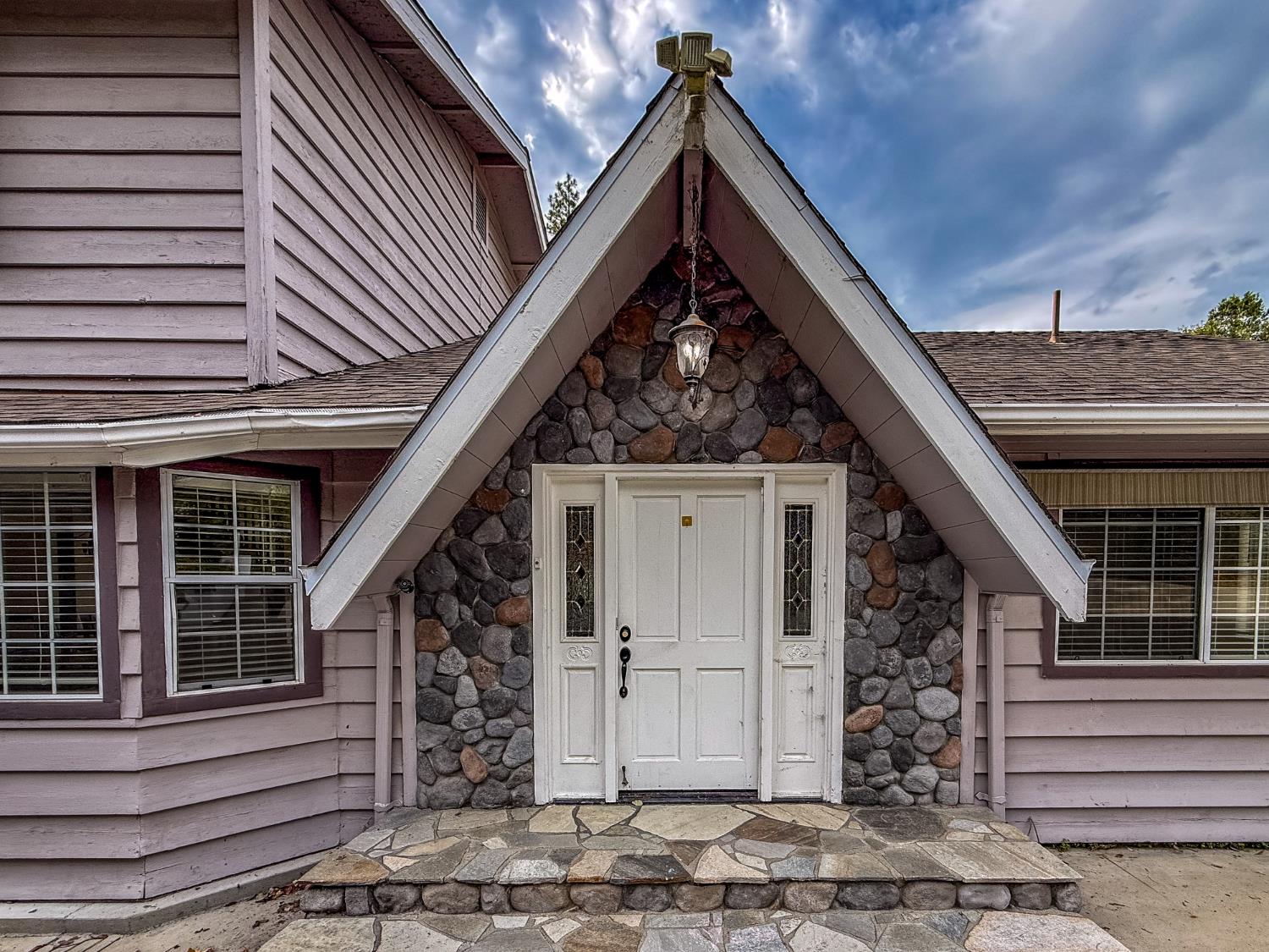 39314 Manzanita Dr, Oakhurst, CA 93644