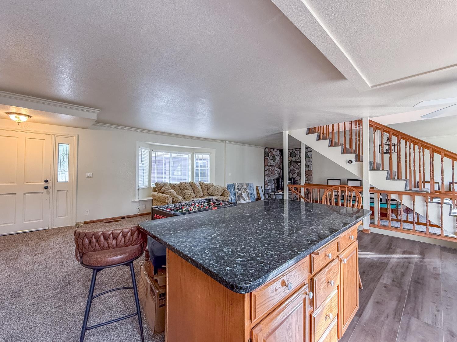 39314 Manzanita Dr, Oakhurst, CA 93644