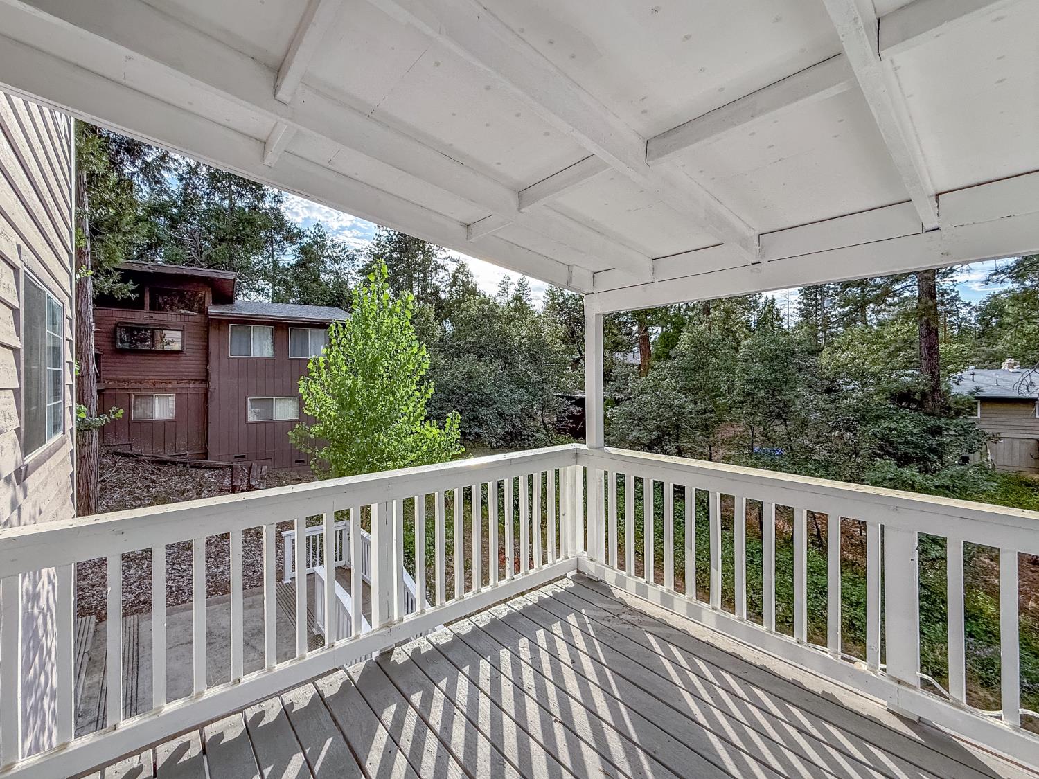 39314 Manzanita Dr, Oakhurst, CA 93644