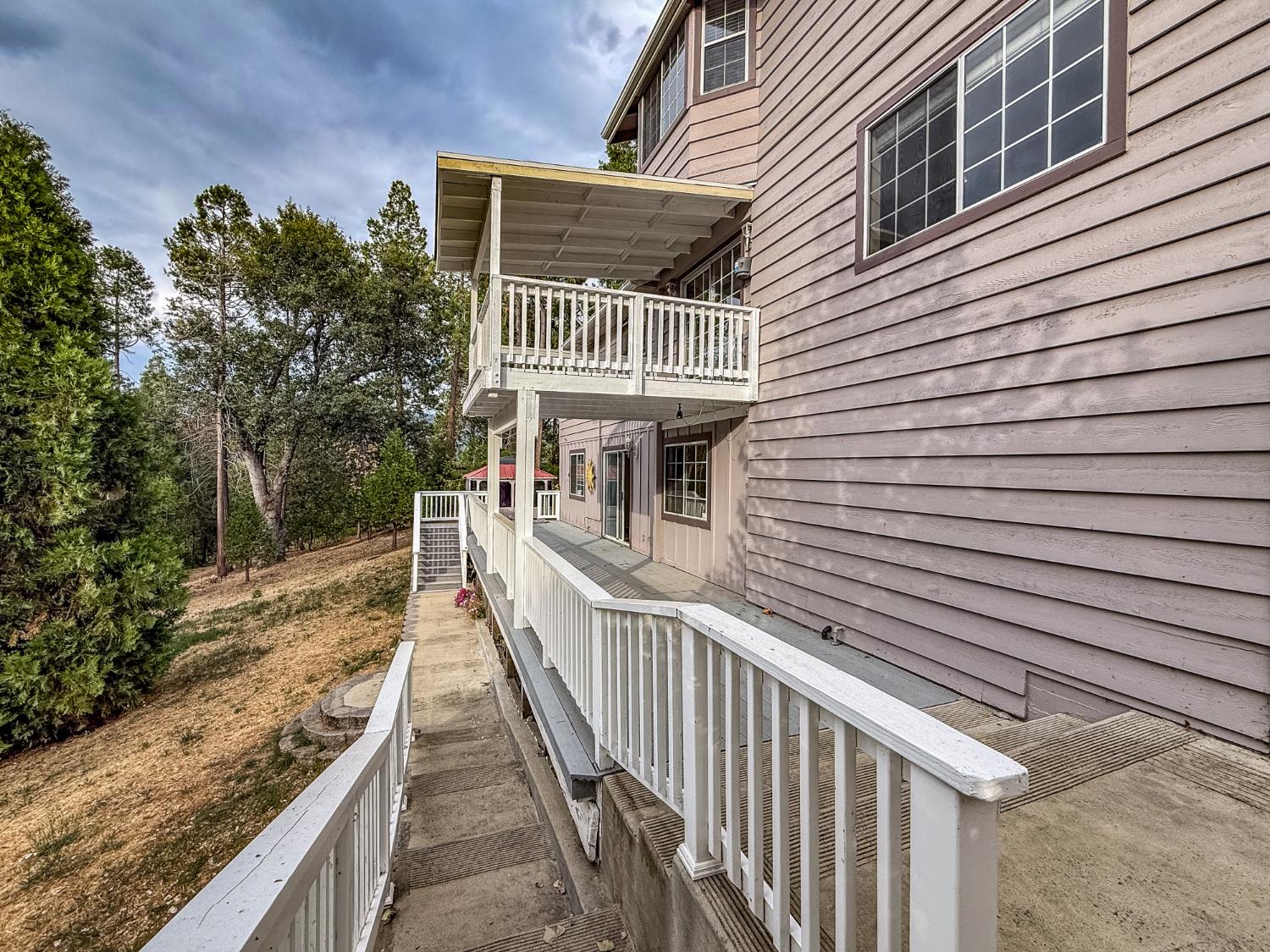39314 Manzanita Dr, Oakhurst, CA 93644