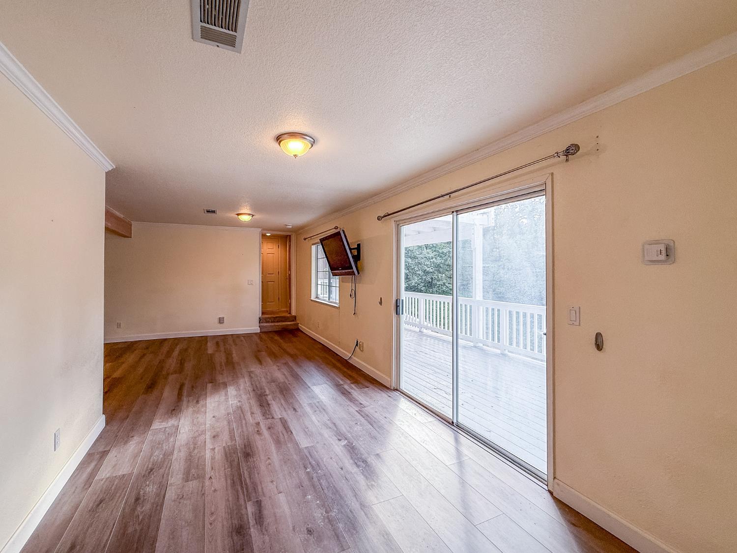39314 Manzanita Dr, Oakhurst, CA 93644