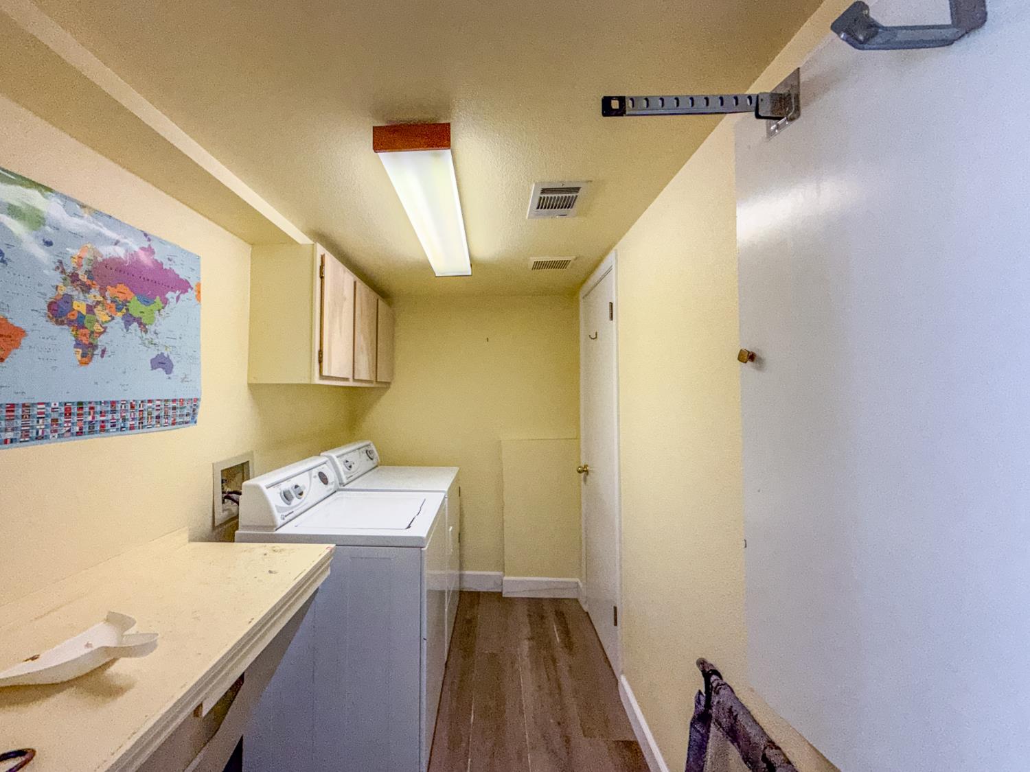 39314 Manzanita Dr, Oakhurst, CA 93644
