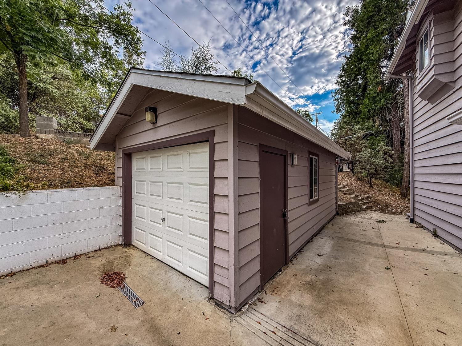 39314 Manzanita Dr, Oakhurst, CA 93644
