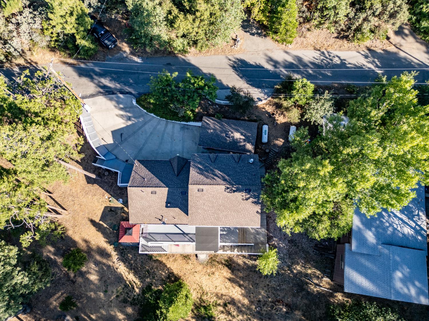 39314 Manzanita Dr, Oakhurst, CA 93644