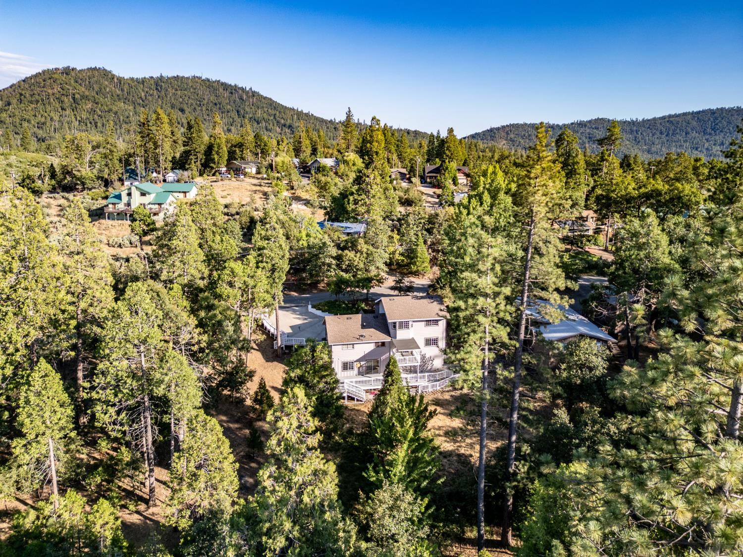 39314 Manzanita Dr, Oakhurst, CA 93644