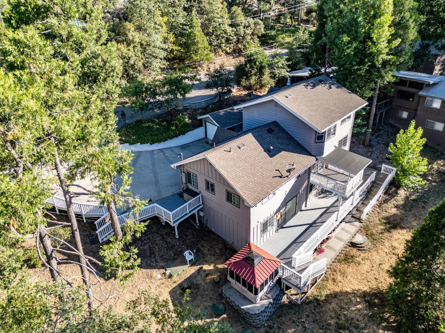 39314 Manzanita Dr, Oakhurst, CA 93644