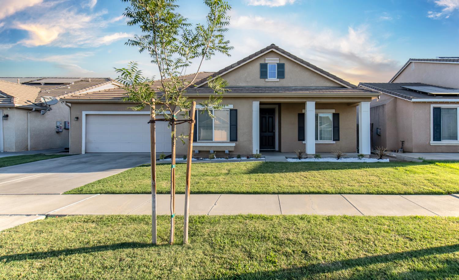 1848 W Merritt St, Hanford, CA 93230
