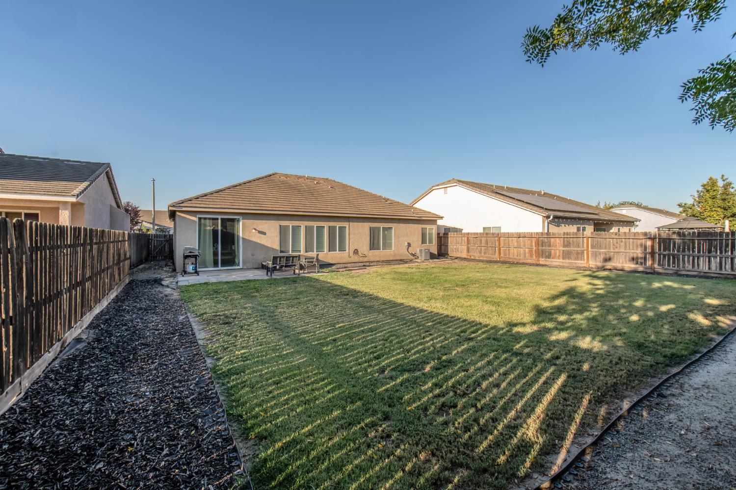 1848 W Merritt St, Hanford, CA 93230