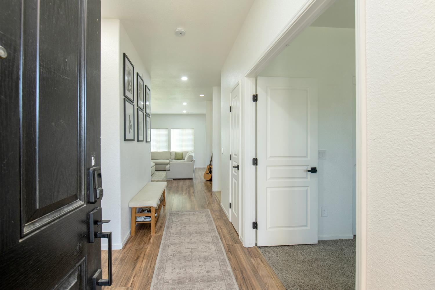 1848 W Merritt St, Hanford, CA 93230