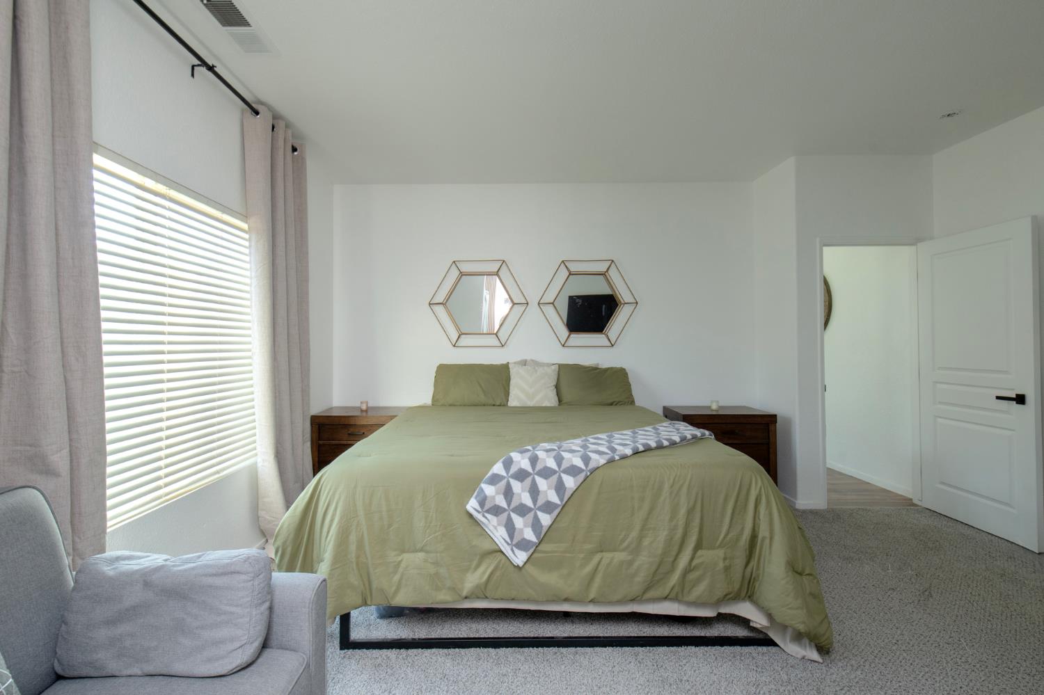 1848 W Merritt St, Hanford, CA 93230