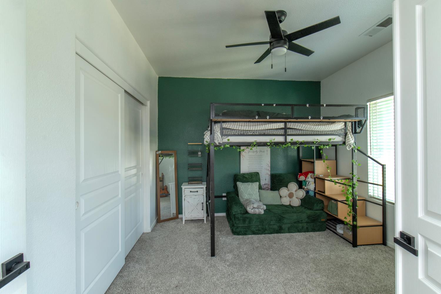 1848 W Merritt St, Hanford, CA 93230