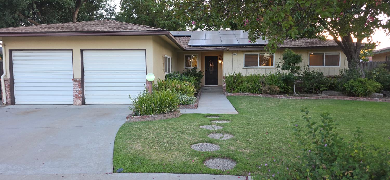 2833 E Paul Ave, Fresno, CA 93710