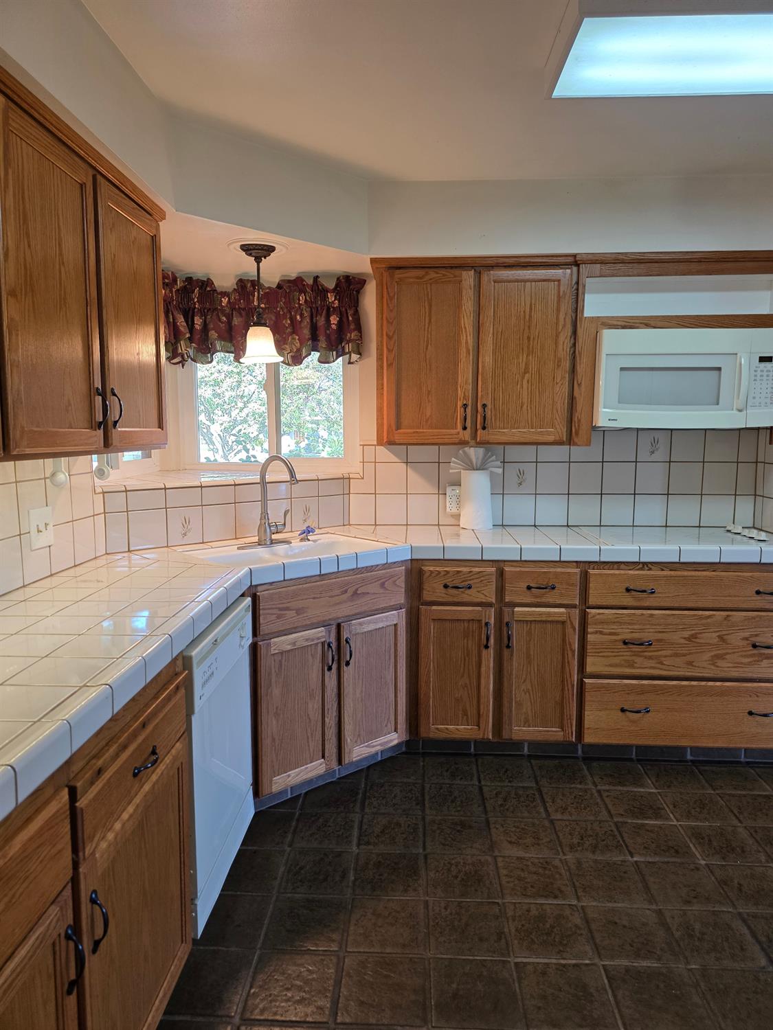 2833 E Paul Ave, Fresno, CA 93710