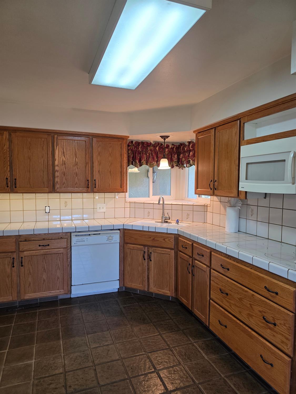 2833 E Paul Ave, Fresno, CA 93710