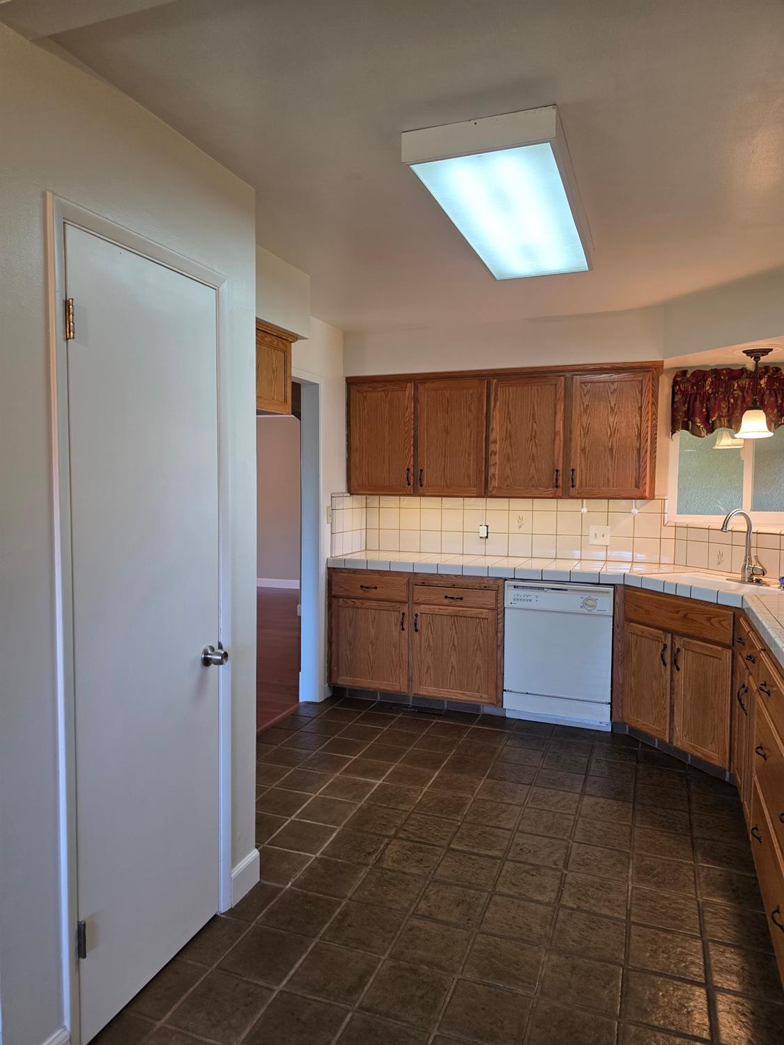 2833 E Paul Ave, Fresno, CA 93710