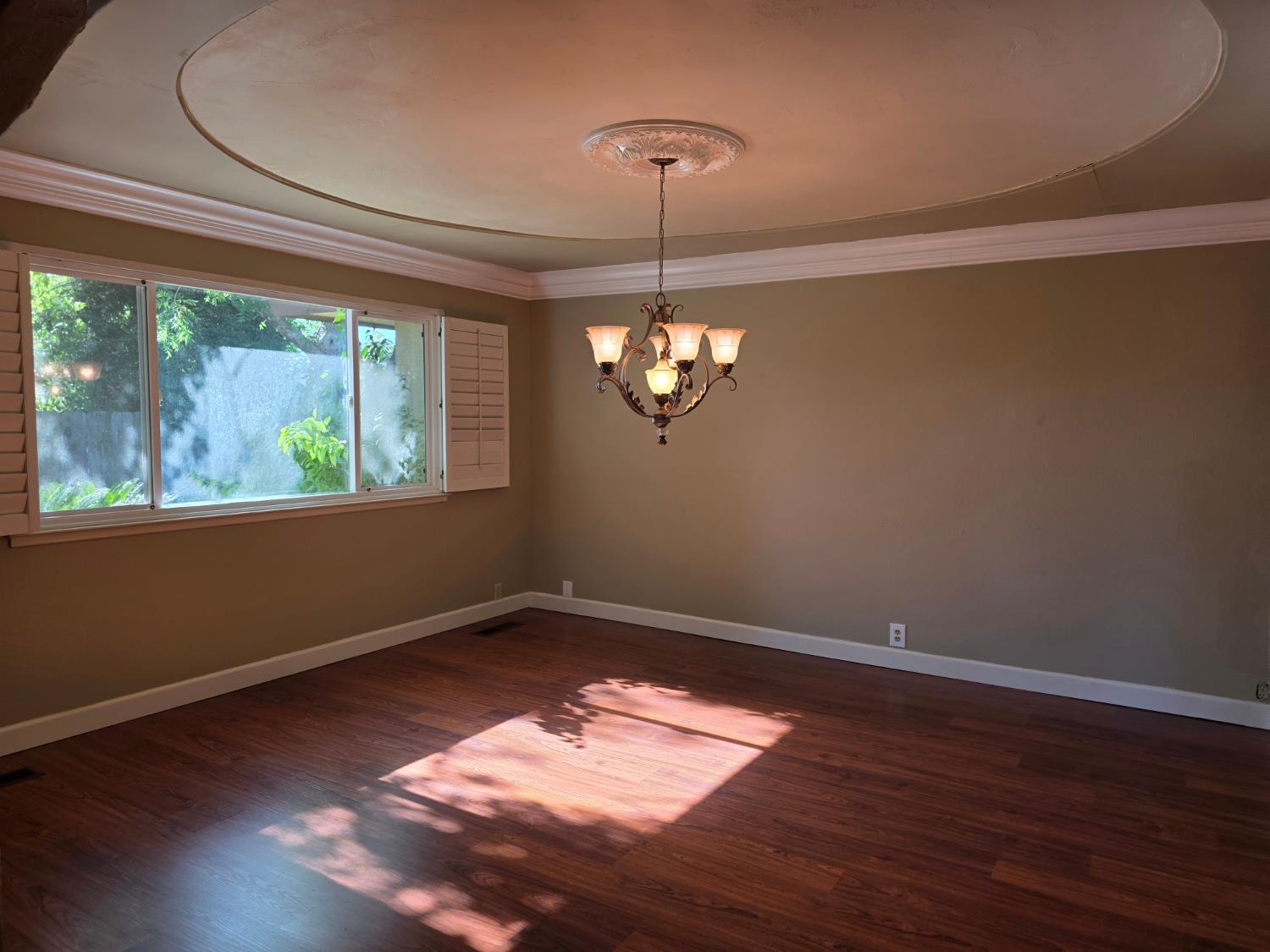 2833 E Paul Ave, Fresno, CA 93710