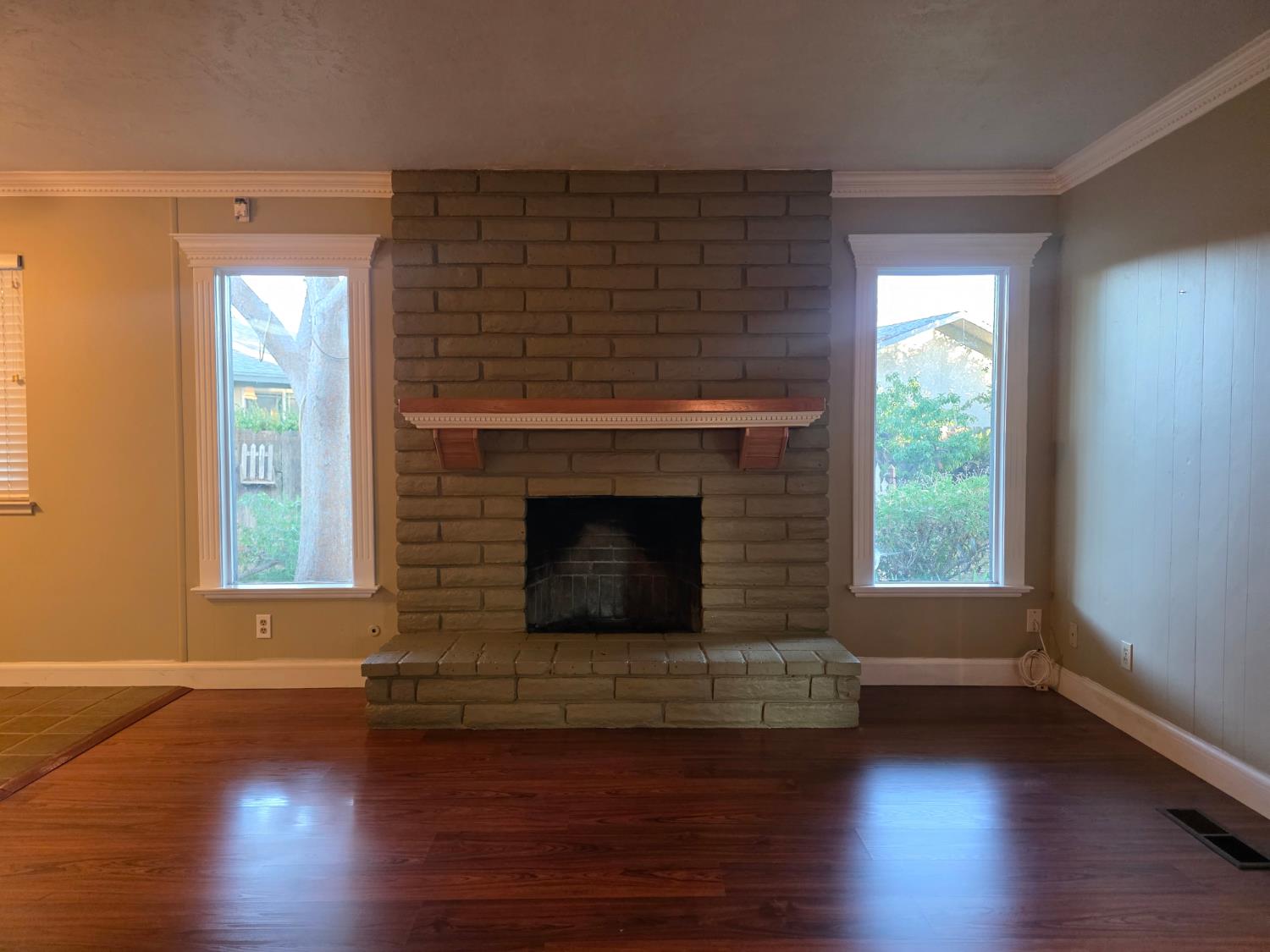 2833 E Paul Ave, Fresno, CA 93710