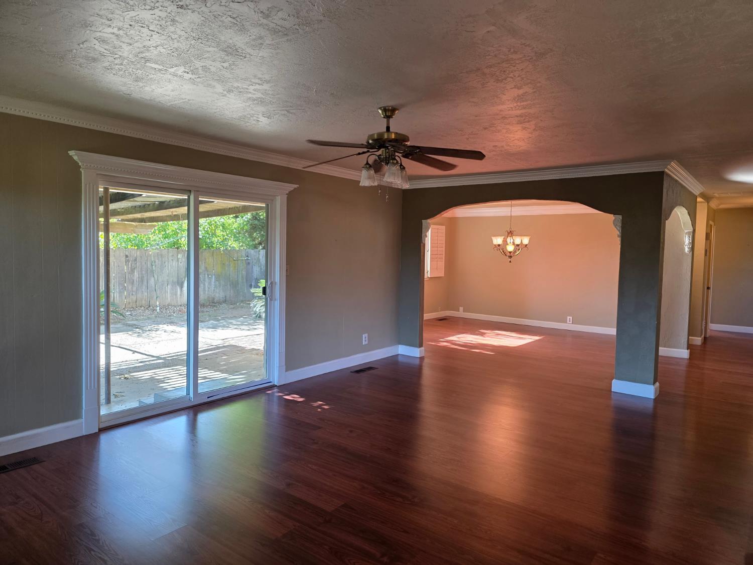 2833 E Paul Ave, Fresno, CA 93710