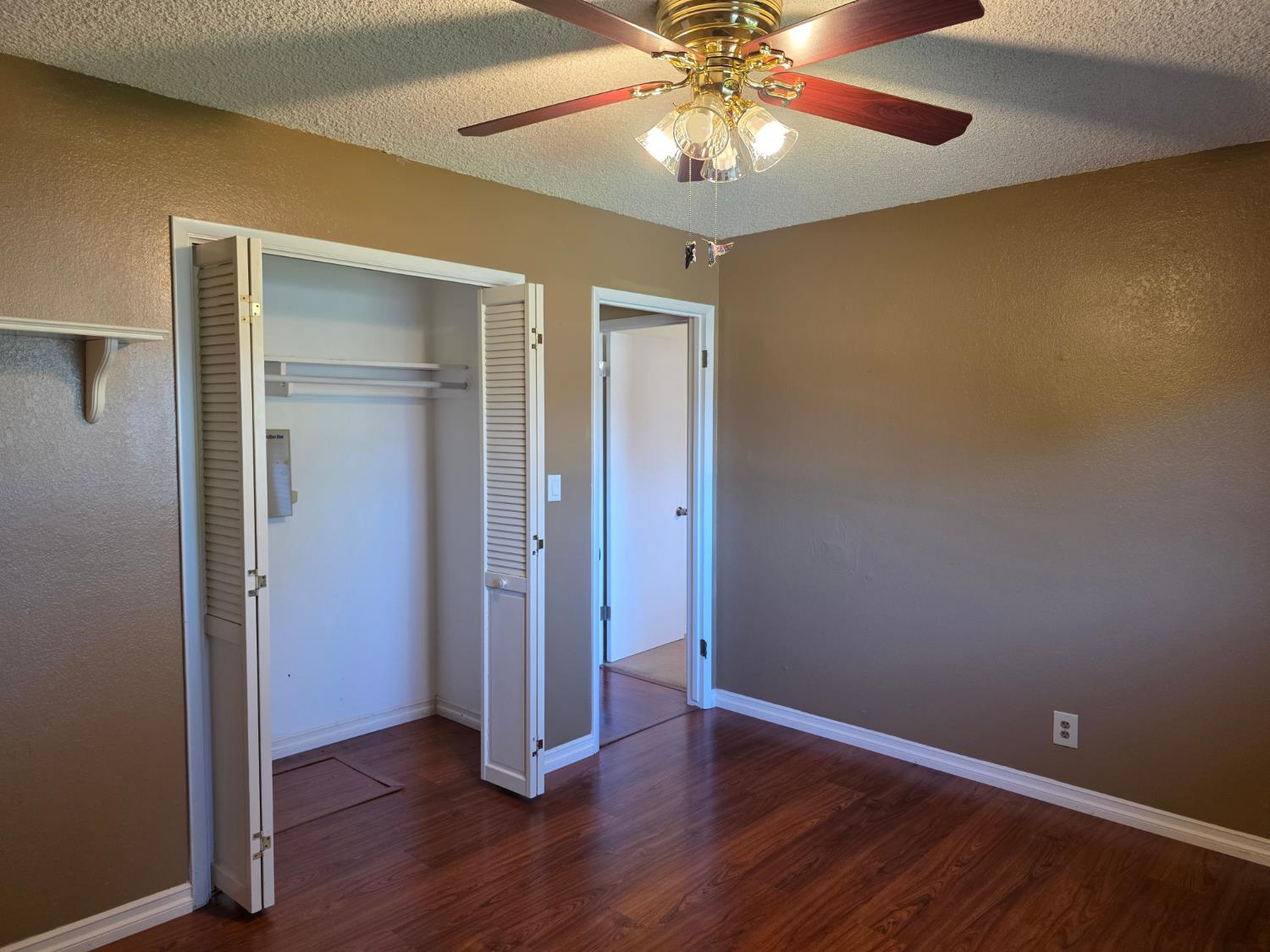 2833 E Paul Ave, Fresno, CA 93710