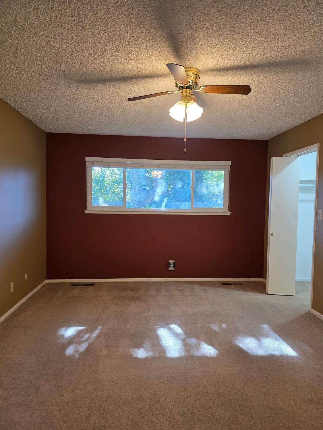 2833 E Paul Ave, Fresno, CA 93710