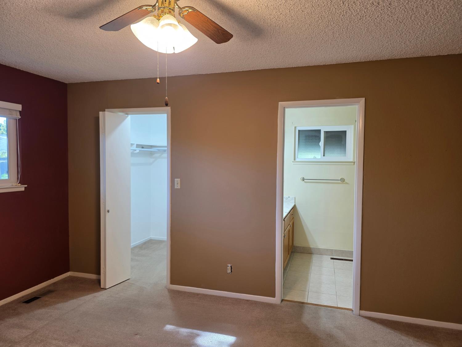 2833 E Paul Ave, Fresno, CA 93710