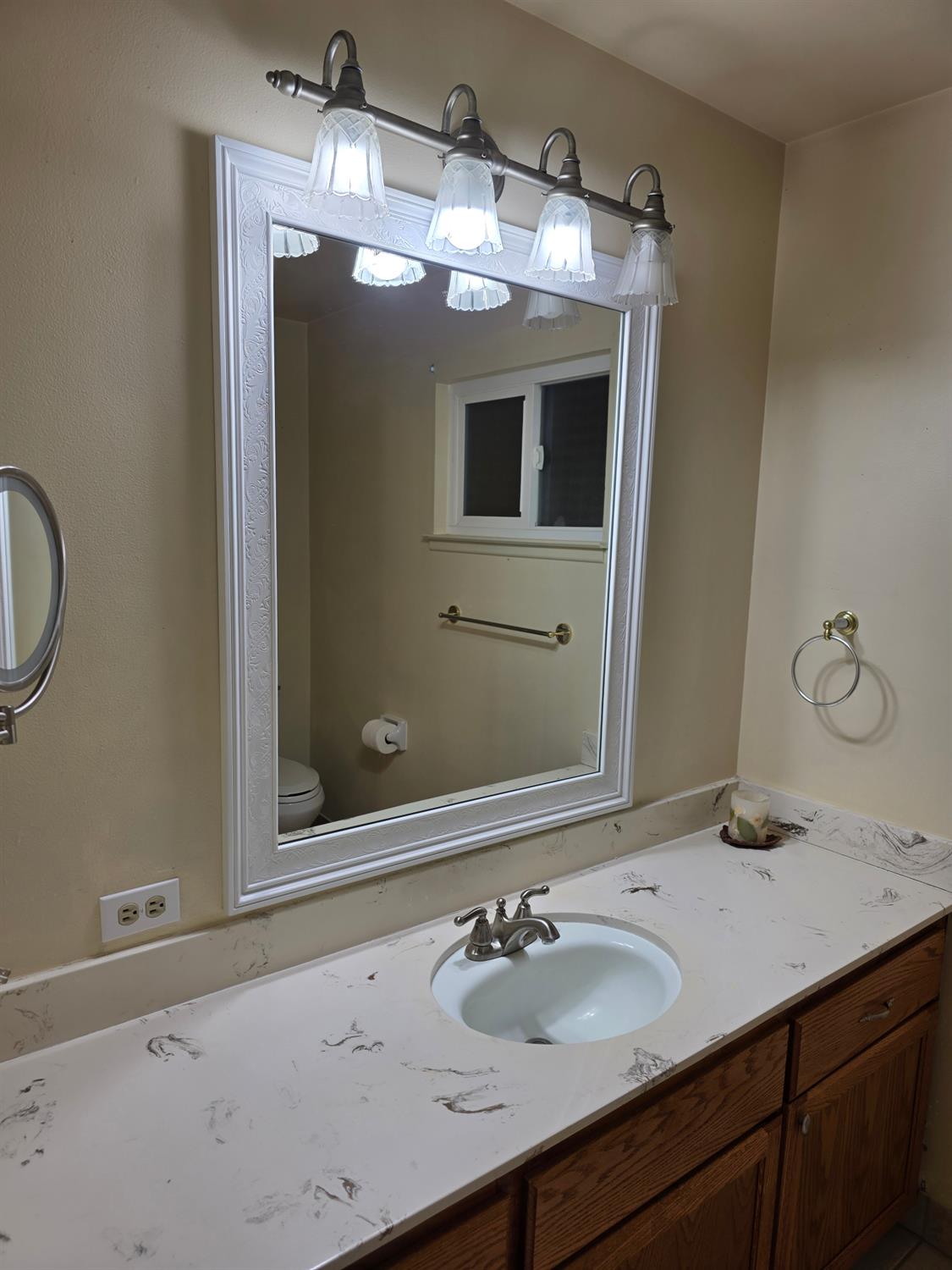 2833 E Paul Ave, Fresno, CA 93710